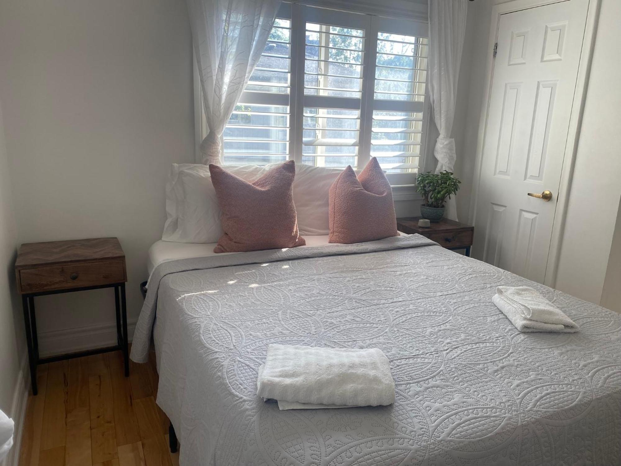 Bright Bedroom- YYZ, Humber College, EGH, Quiet Toronto Exterior foto